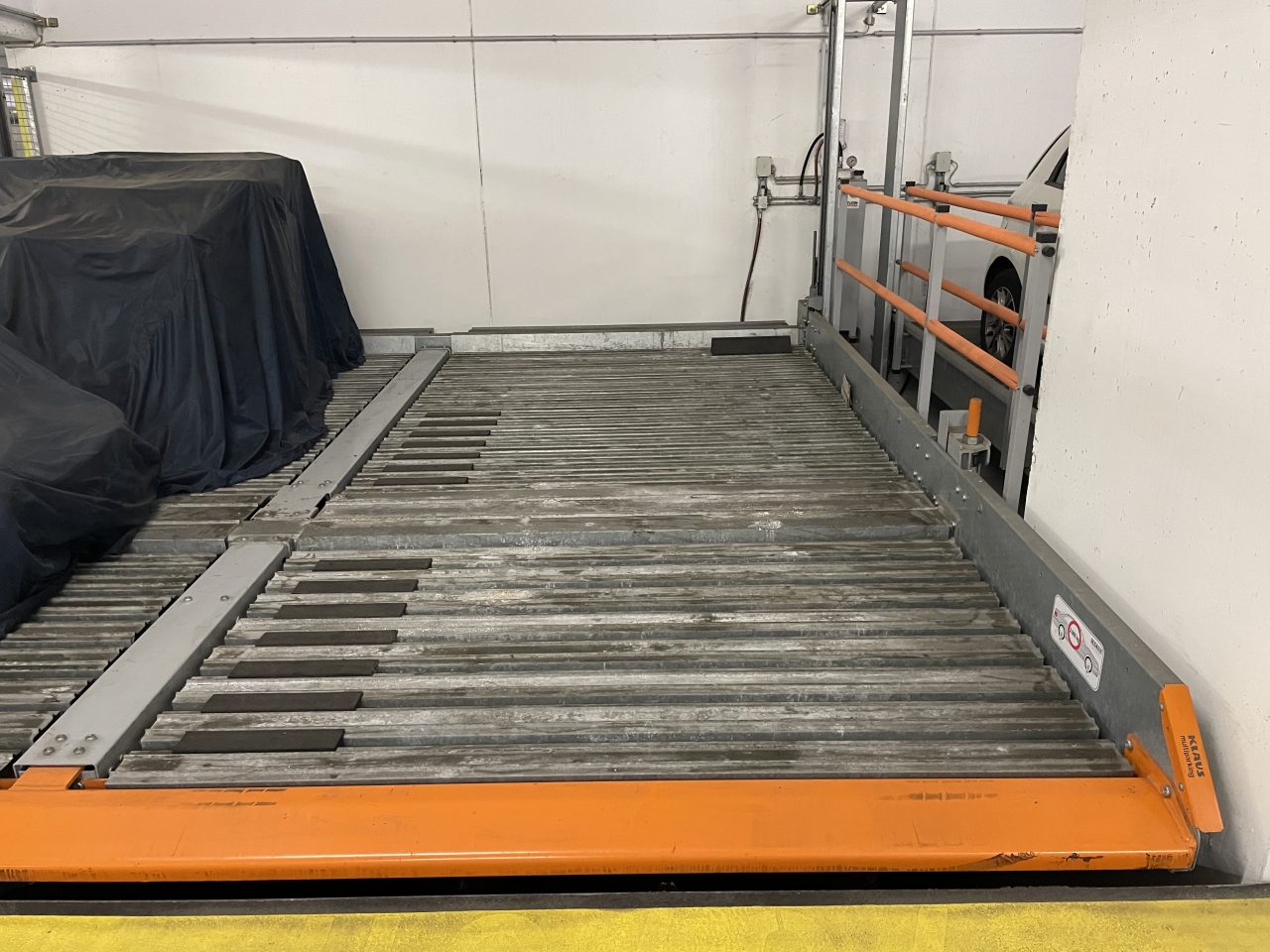 Staplerparkplatz Linz Nähe Volksgarten – Bild 1