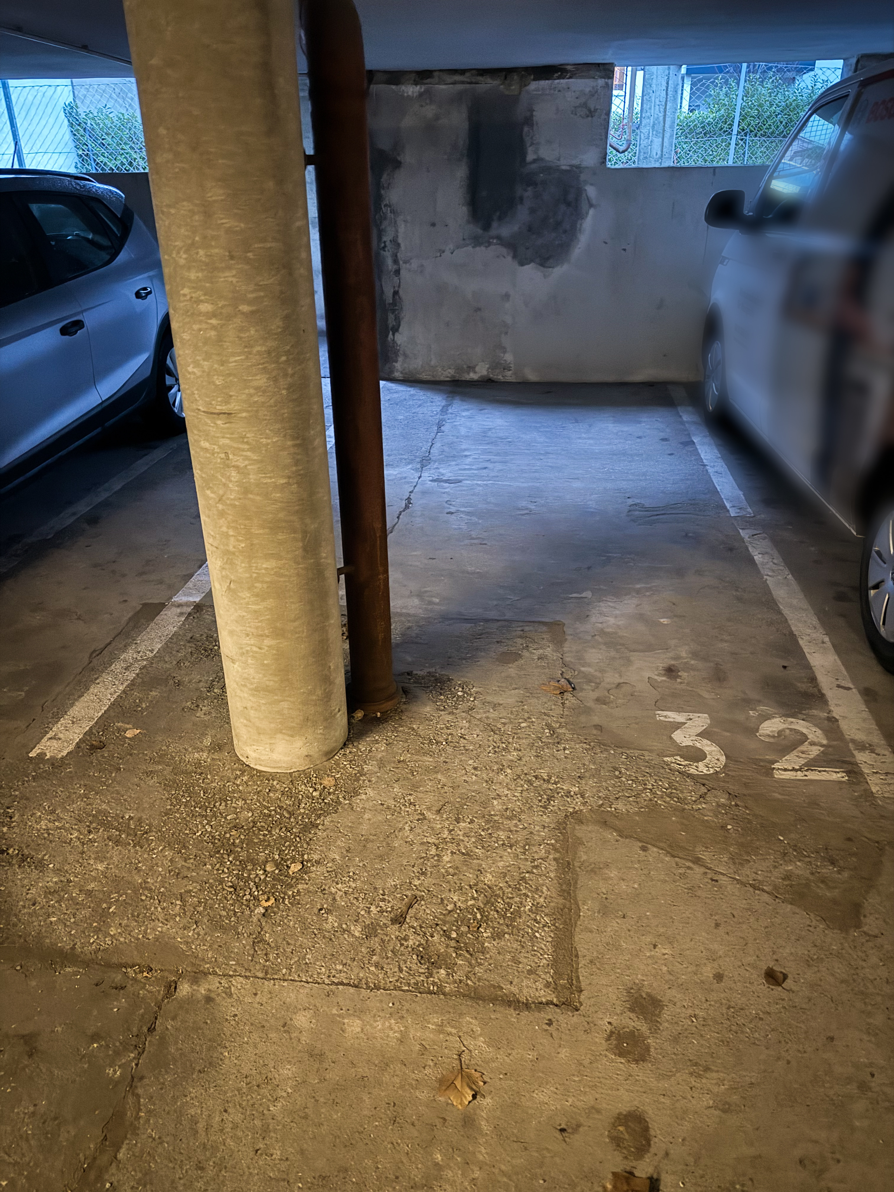 Überdachter Motorrad/Roller Stellplatz in Linz