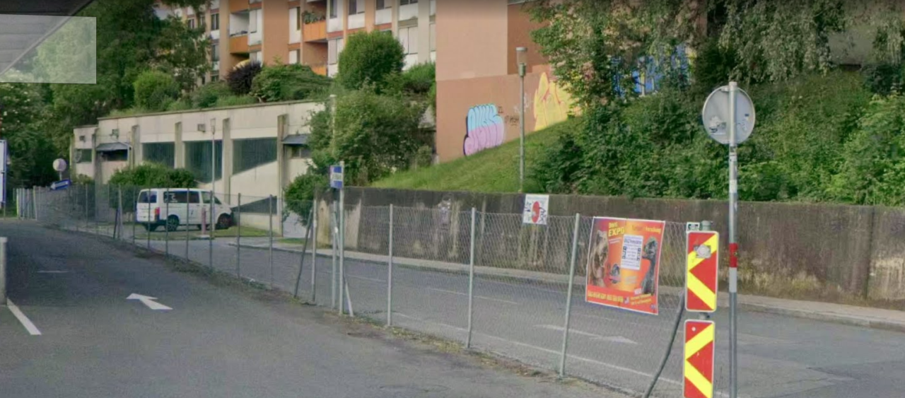 Tiefgaragenplatz Eisteich-Siedlung | Zufahrt Plüddemanngasse Spar – Bild 2